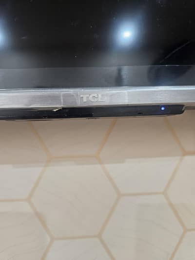 TCL smart q LED condition 10 by 10 all okay