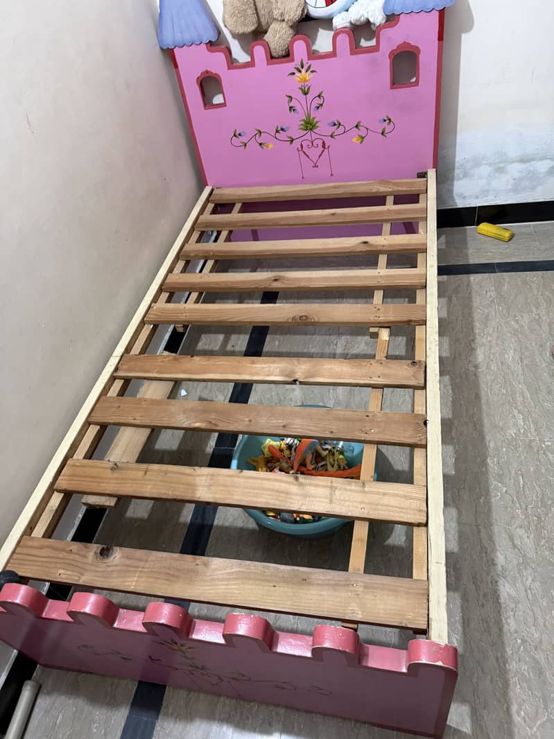 One single bed 2