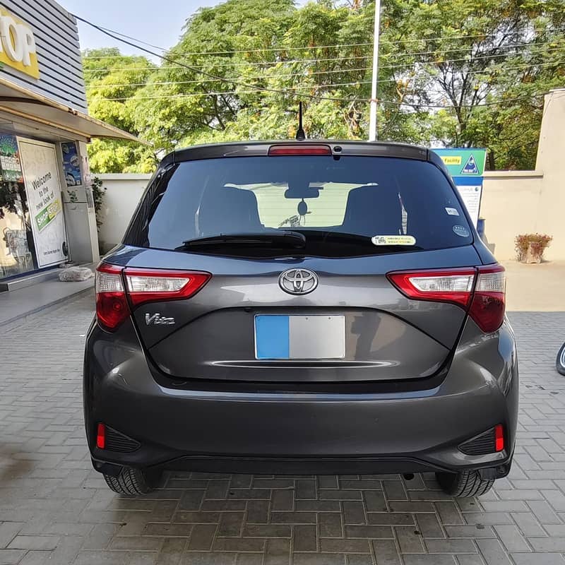 Toyota vitz 1