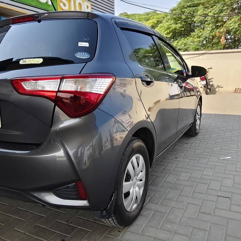 Toyota vitz 4
