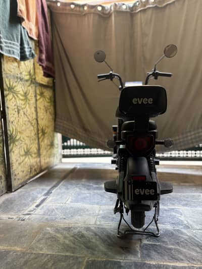 Evee mito for sell 10/8 for kids 10-14 years
