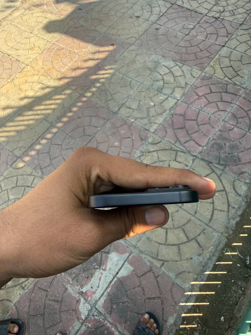 Apple iPhone 15 5