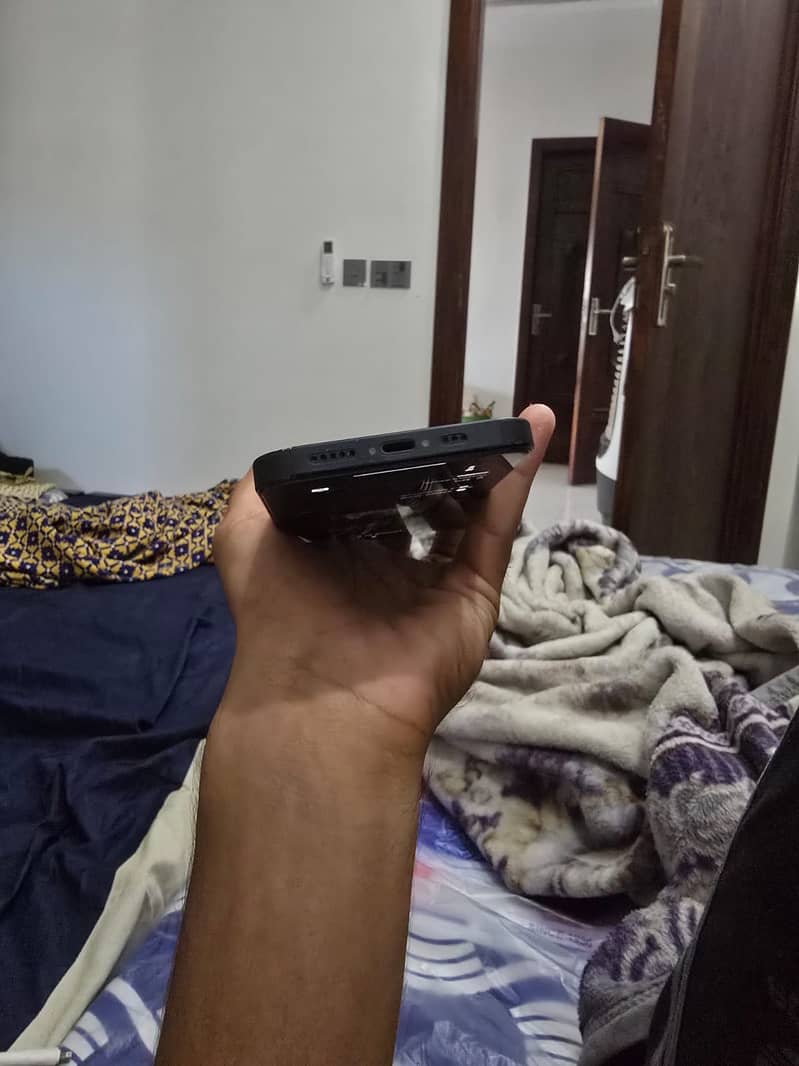 Apple iPhone 13 1
