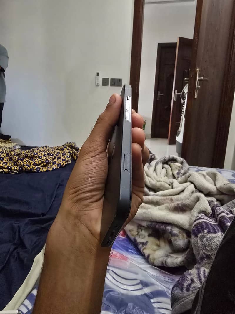 Apple iPhone 13 3