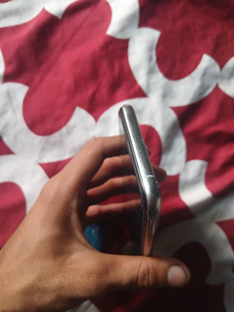 Apple iPhone XS 6