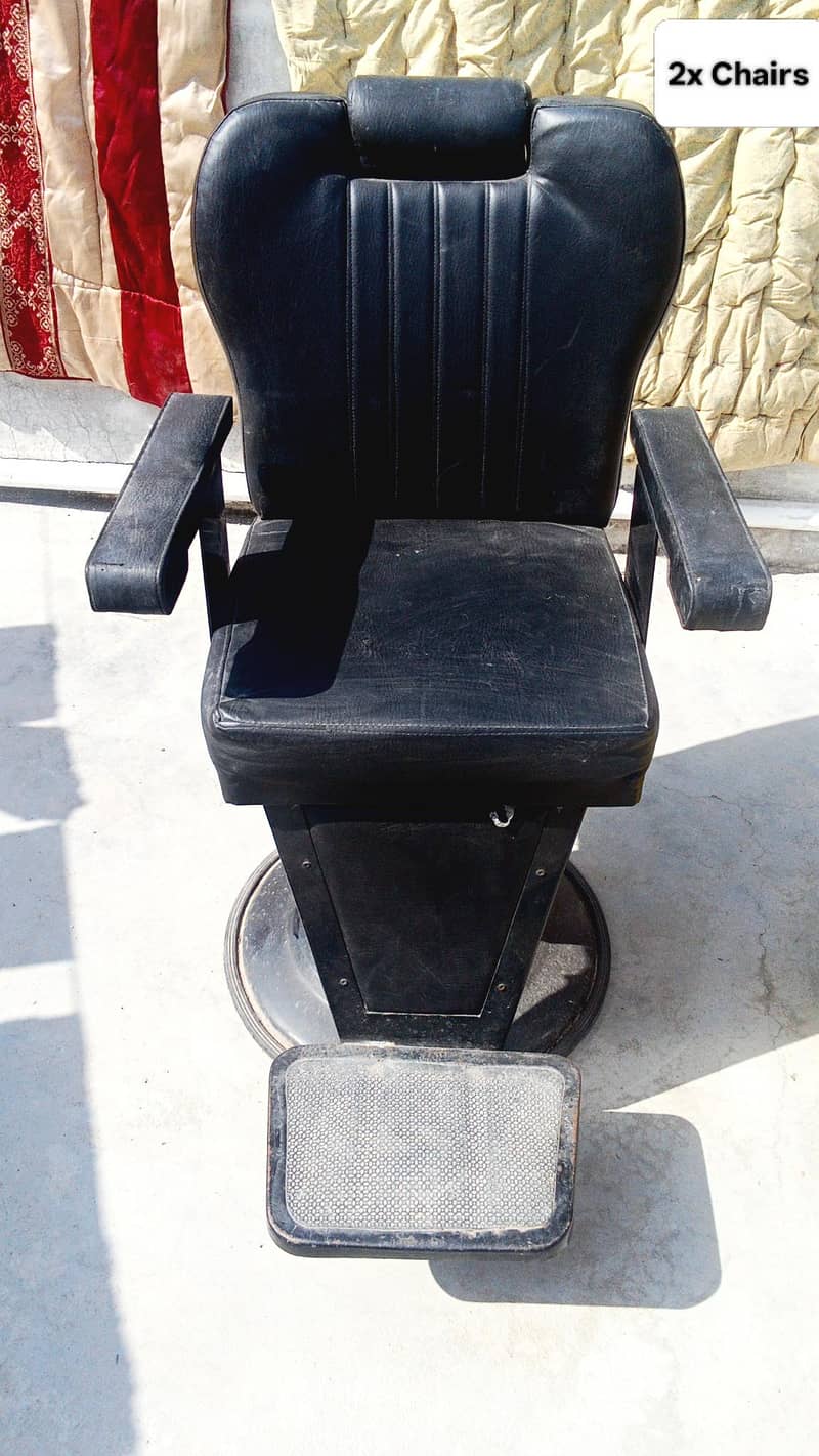 2 Saloon Chairs 0