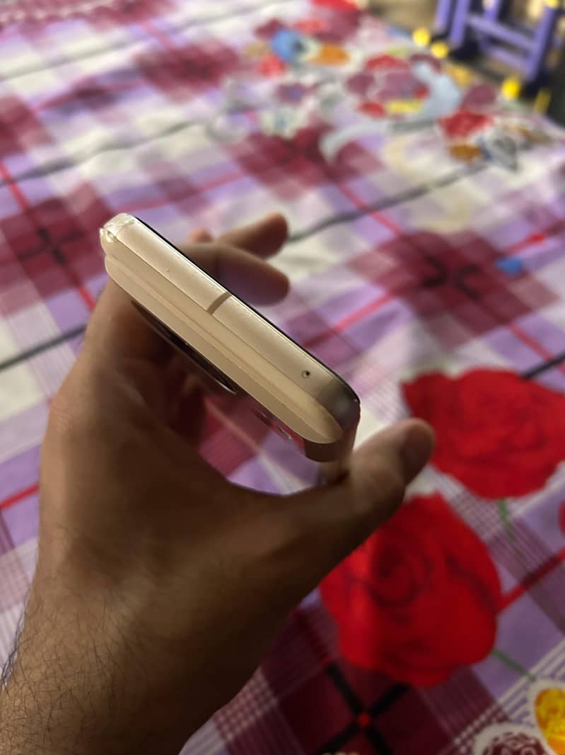 Google Pixel 8 5