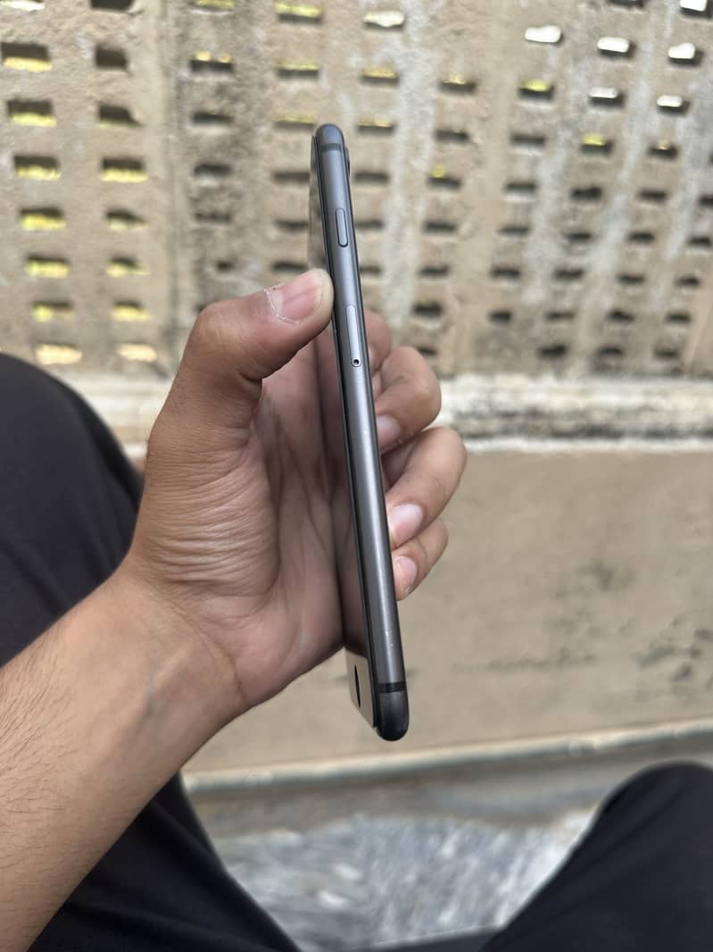 Apple iPhone 8 Plus 0
