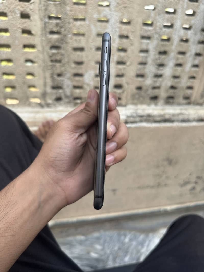 Apple iPhone 8 Plus 2