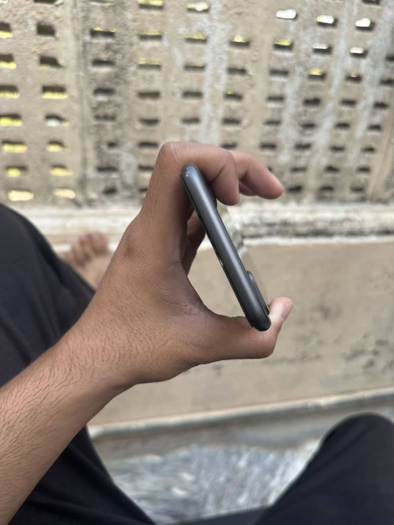 Apple iPhone 8 Plus 5