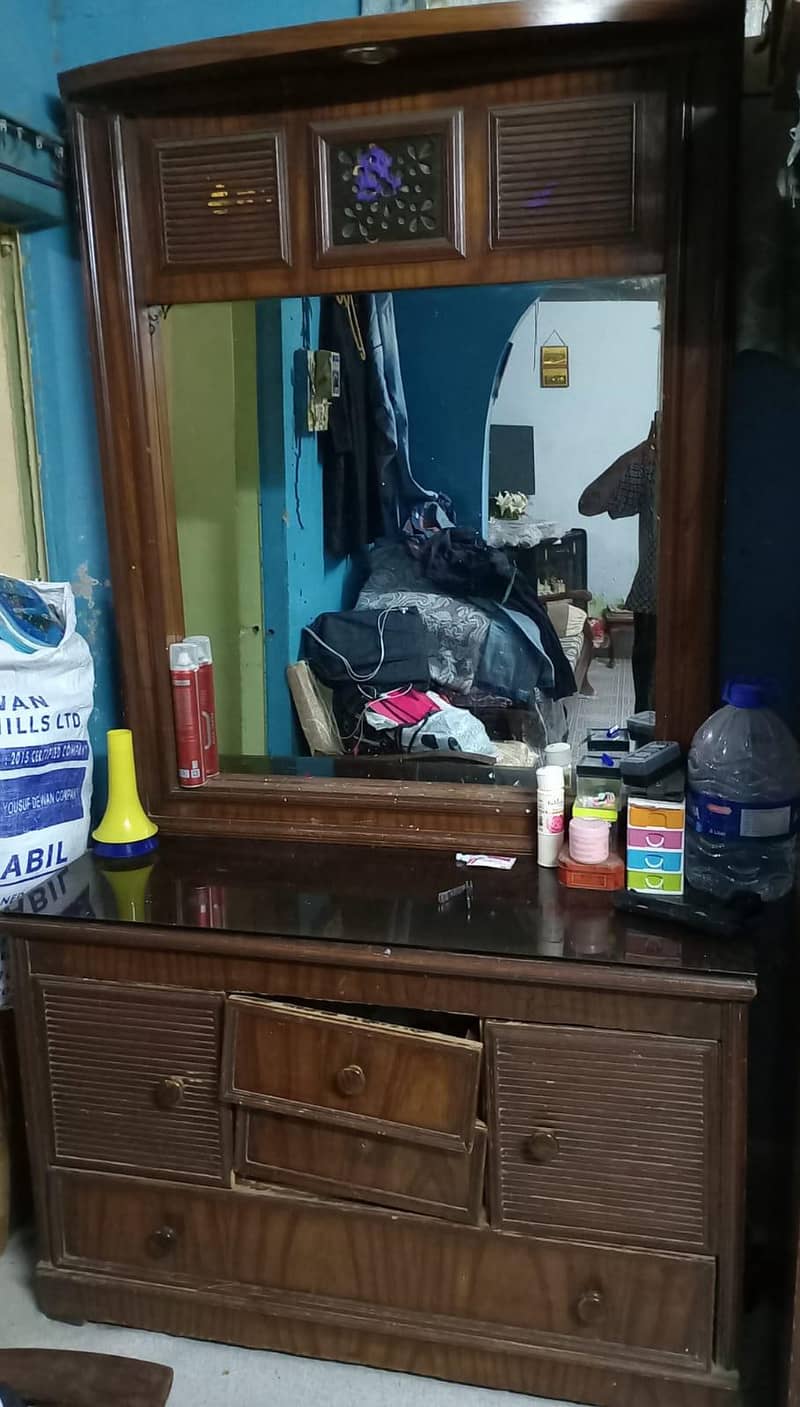 Dressing Table 0
