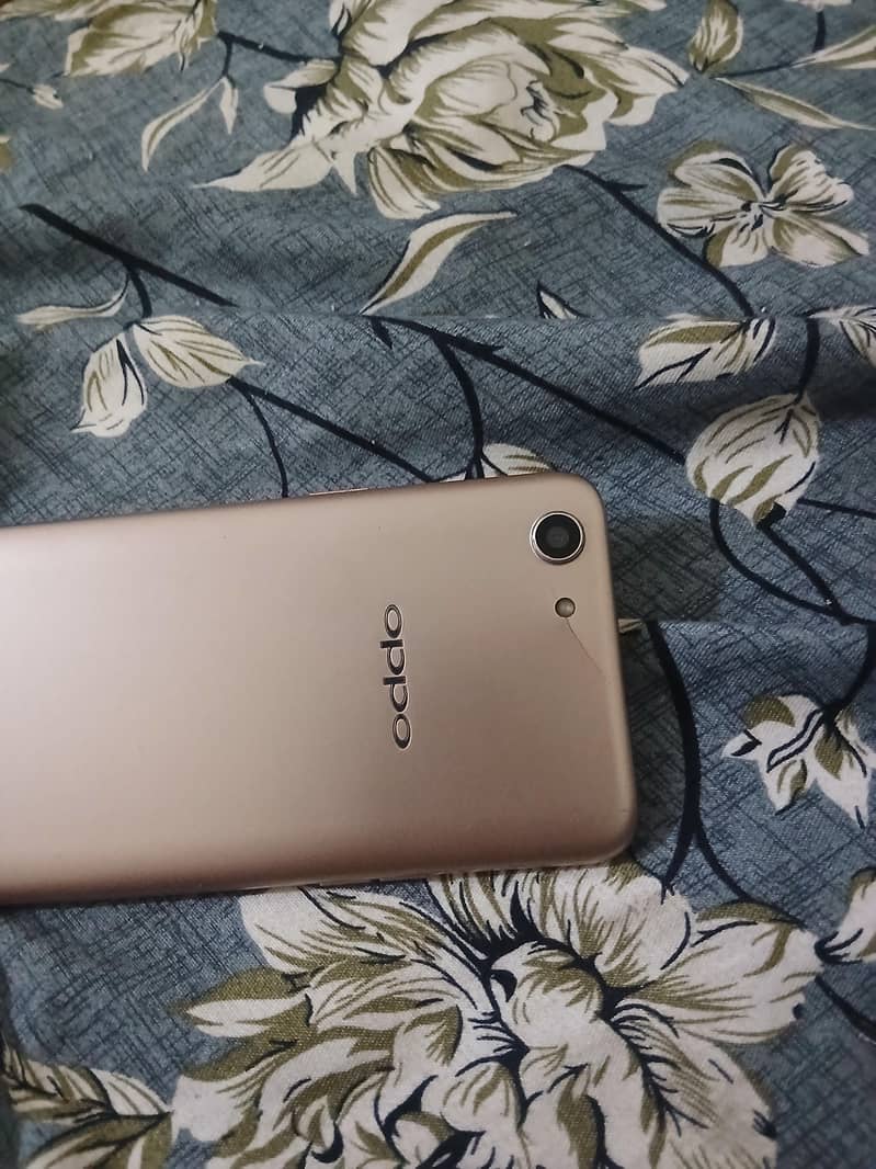 OPPO A83 3