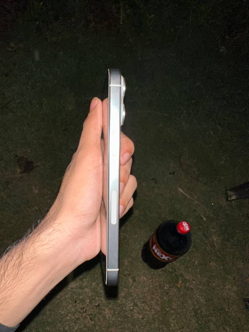 Apple iPhone 15 Pro Max 2