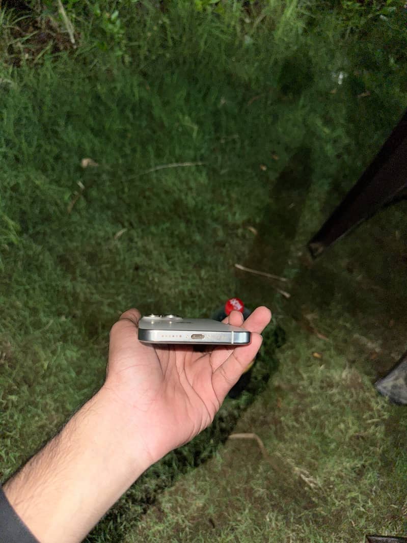 Apple iPhone 15 Pro Max 3