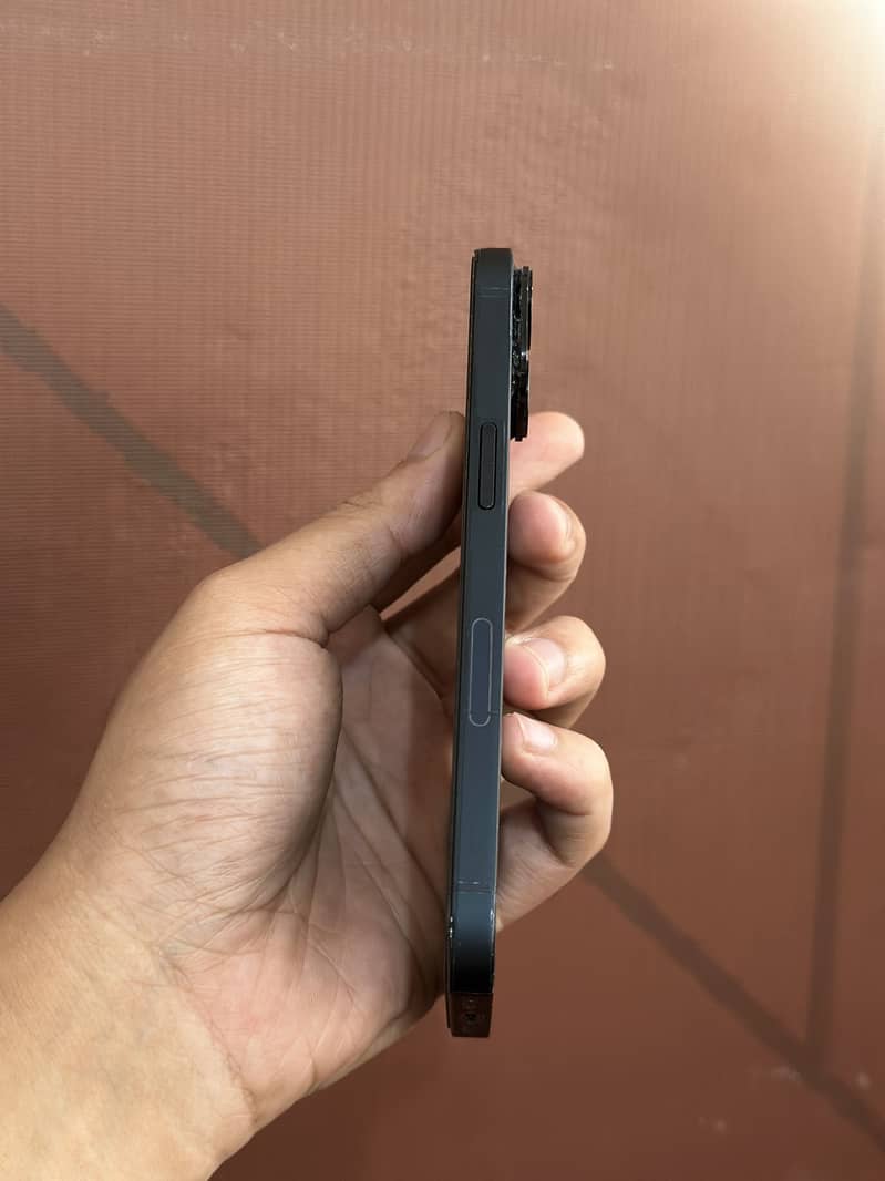 Apple iPhone 13 3