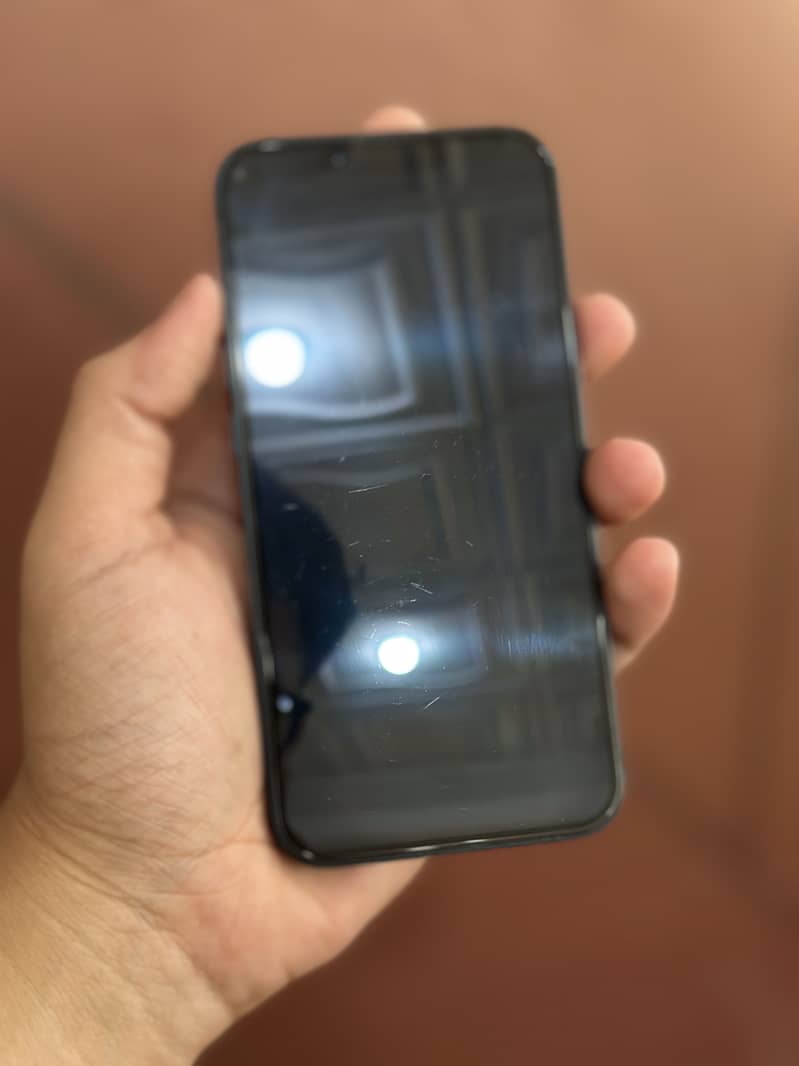 Apple iPhone 13 5