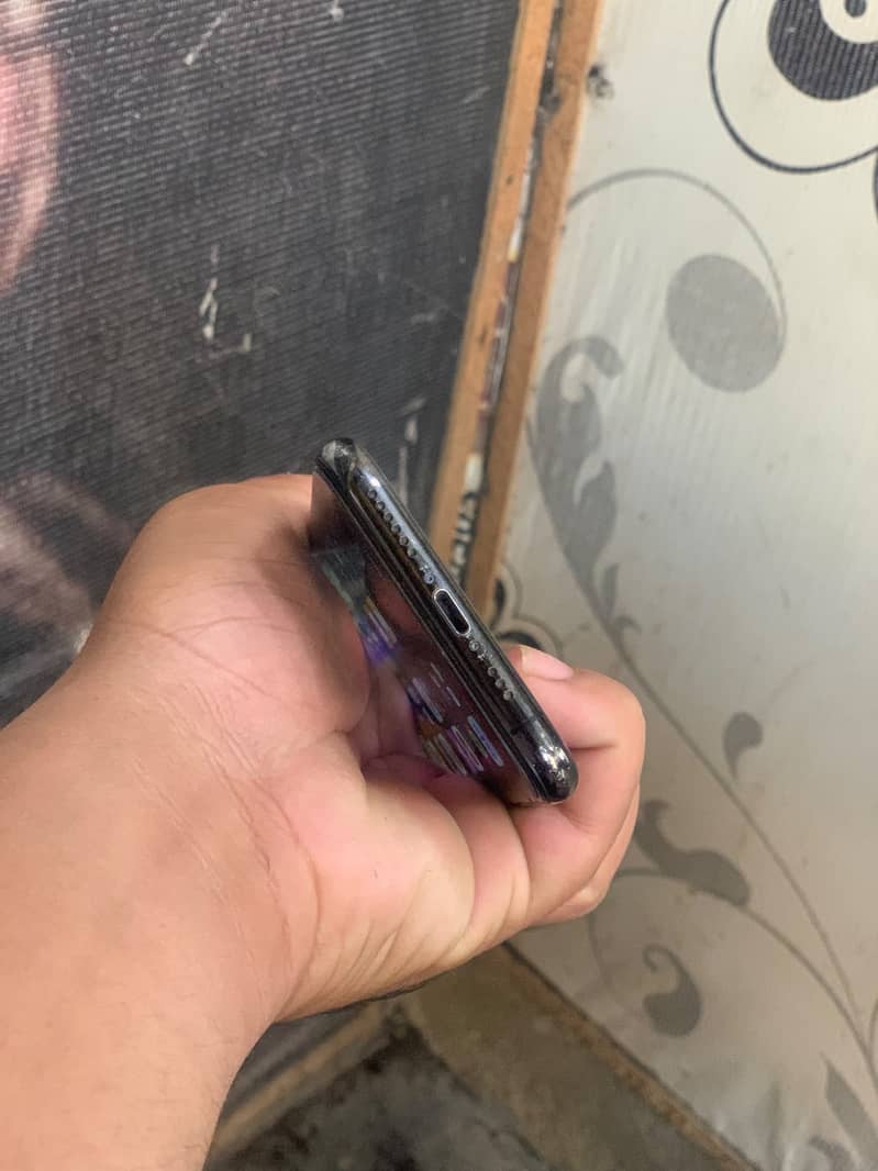 Apple iPhone XS 1