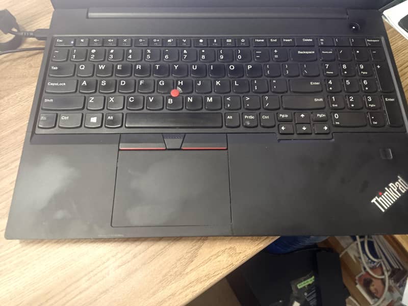 Lenovo Thinkpad (E580) 1