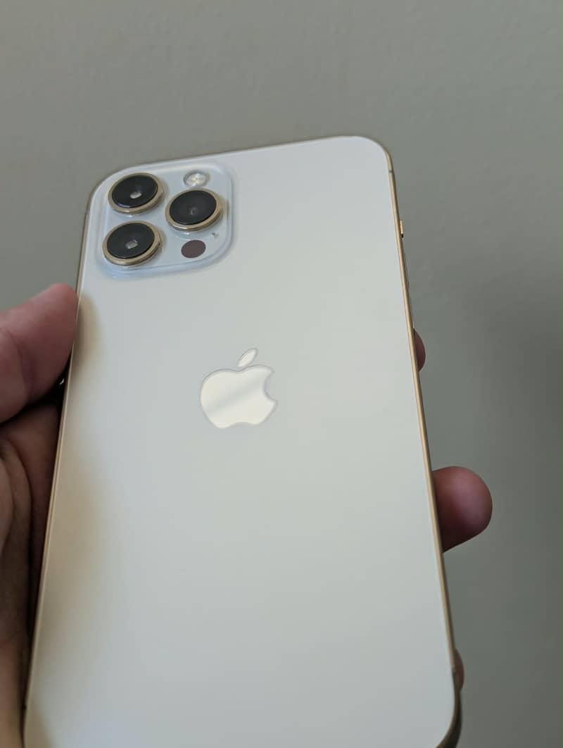 Iphone 12 pro max GOLD 7