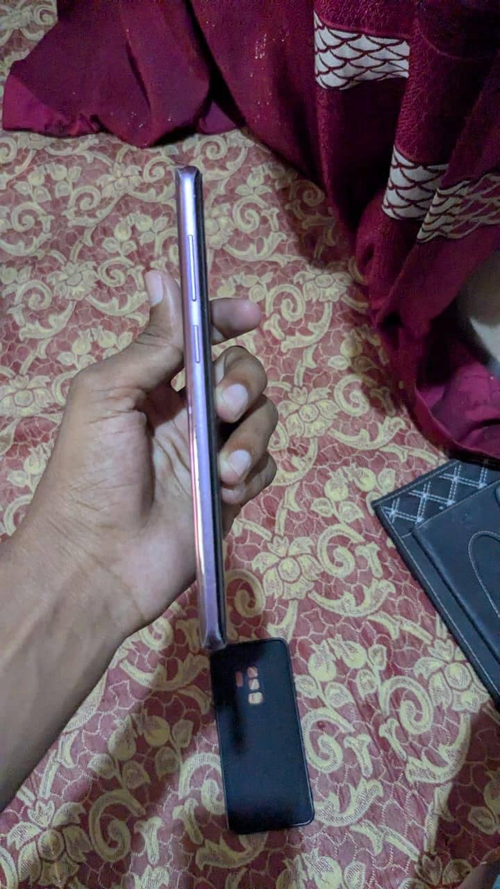 Samsung Mobile S9 Plus 1
