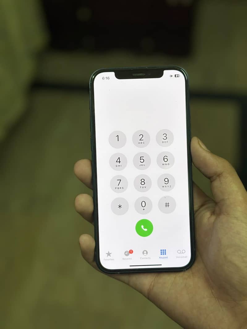 Apple iPhone 12 4