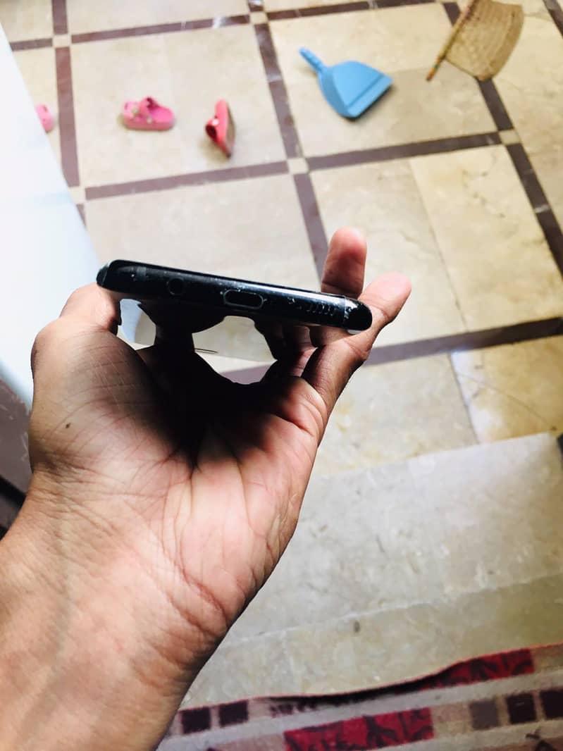 Samsung Mobile S8 Plus 2