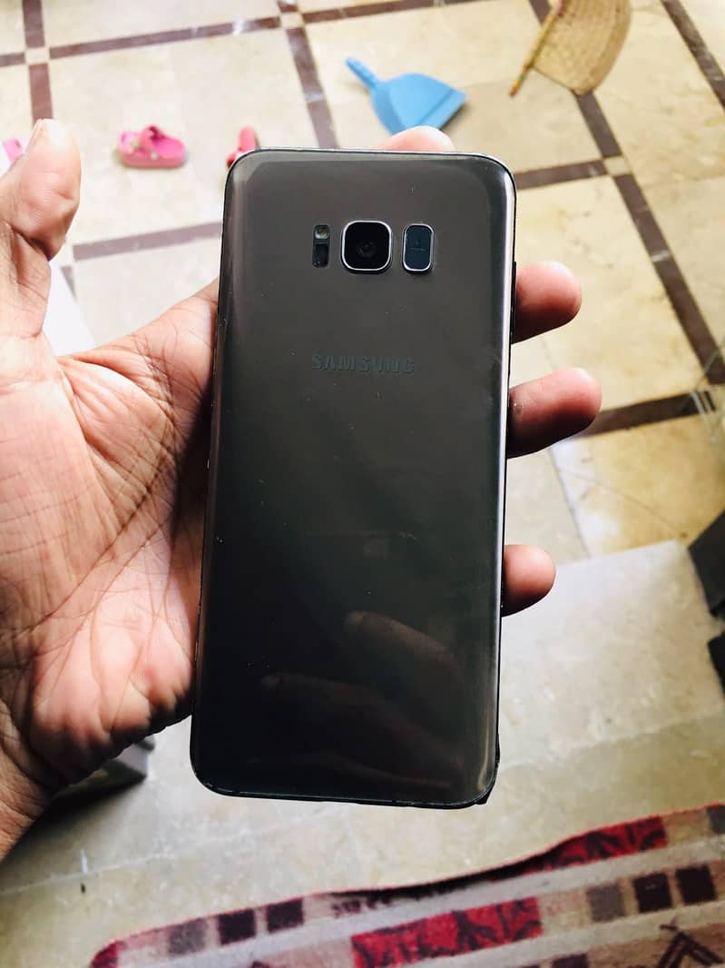 Samsung Mobile S8 Plus 4