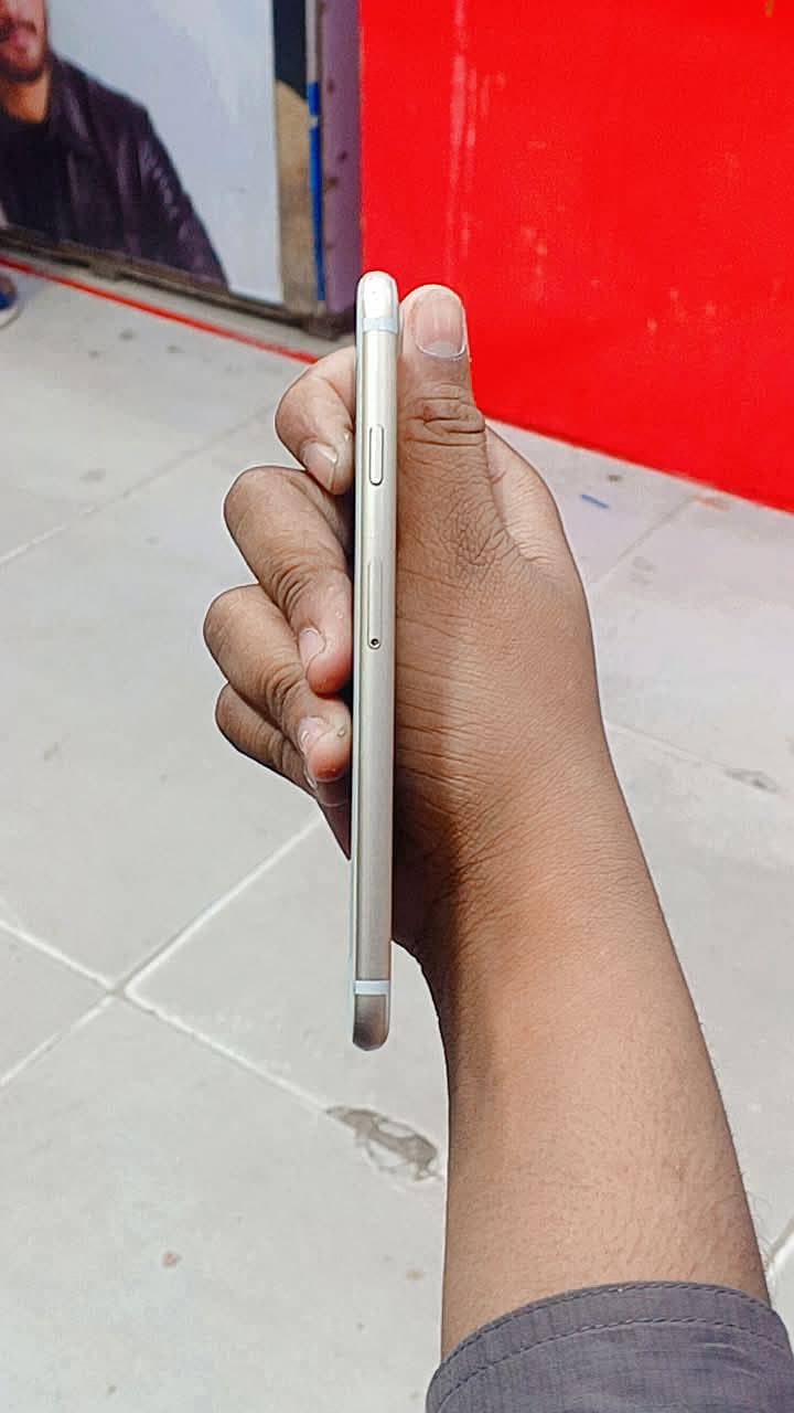 Apple iPhone 7 4