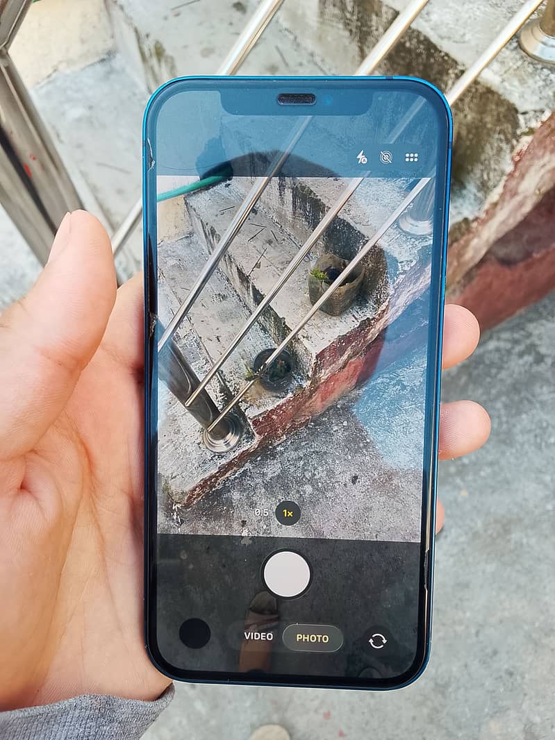 Apple iPhone 12 4