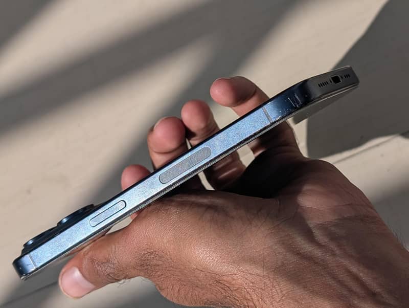 Apple iPhone 15 Pro 6