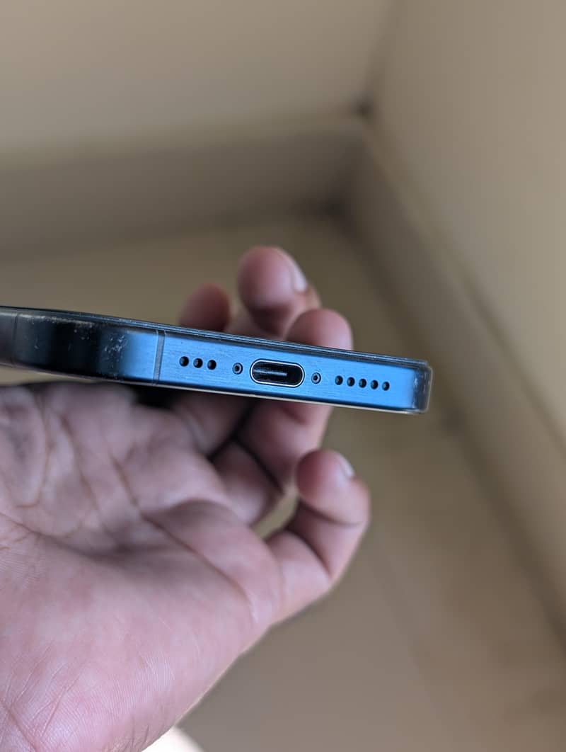 Apple iPhone 15 Pro 8