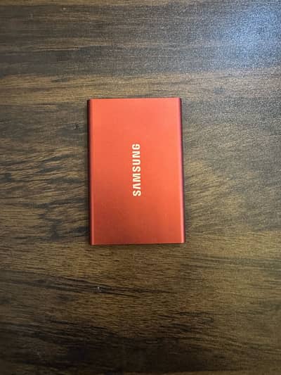 Samsung T7 2TB Portable SSD (Like New) + Carrying Case