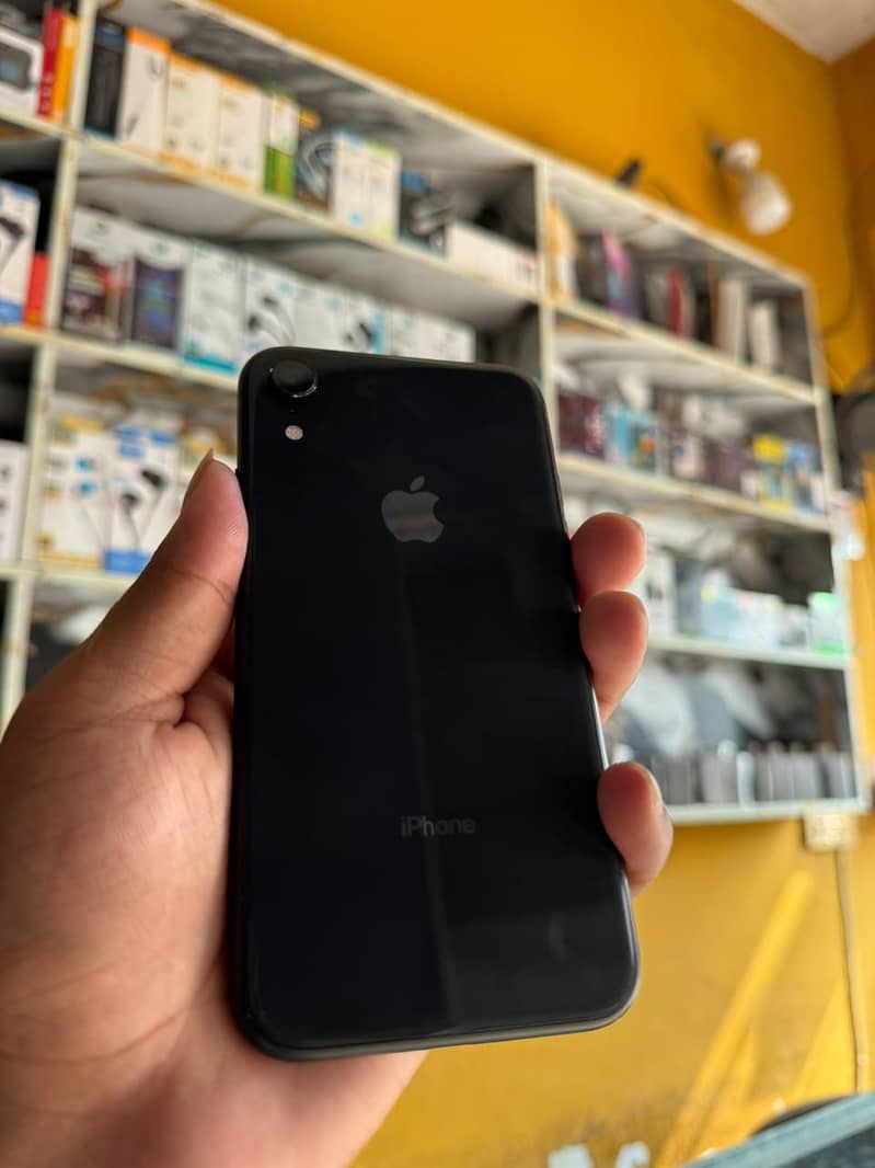 Apple iPhone XR 0
