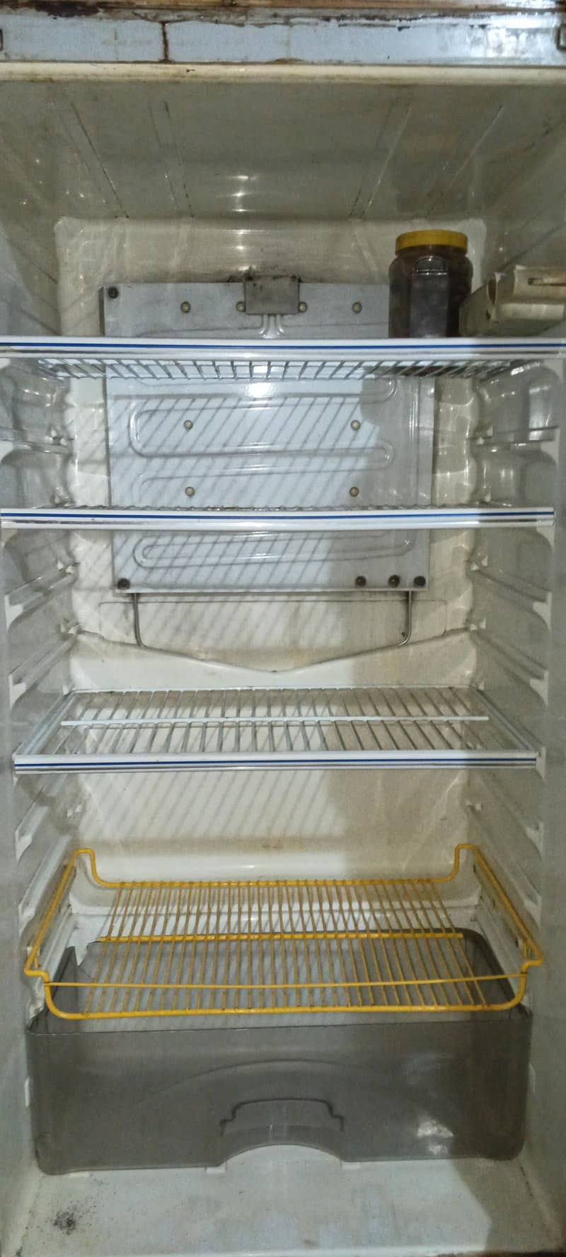 dawlance fridge 2