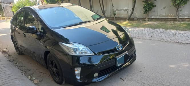 Toyota Prius 1.8 2014 , Islamabad Registered