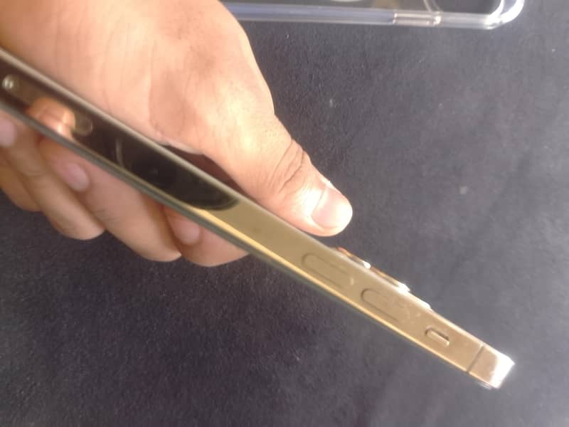 Apple iPhone 12 Pro 3