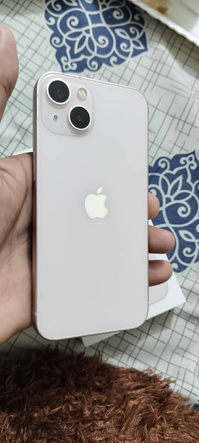 Apple iPhone 13