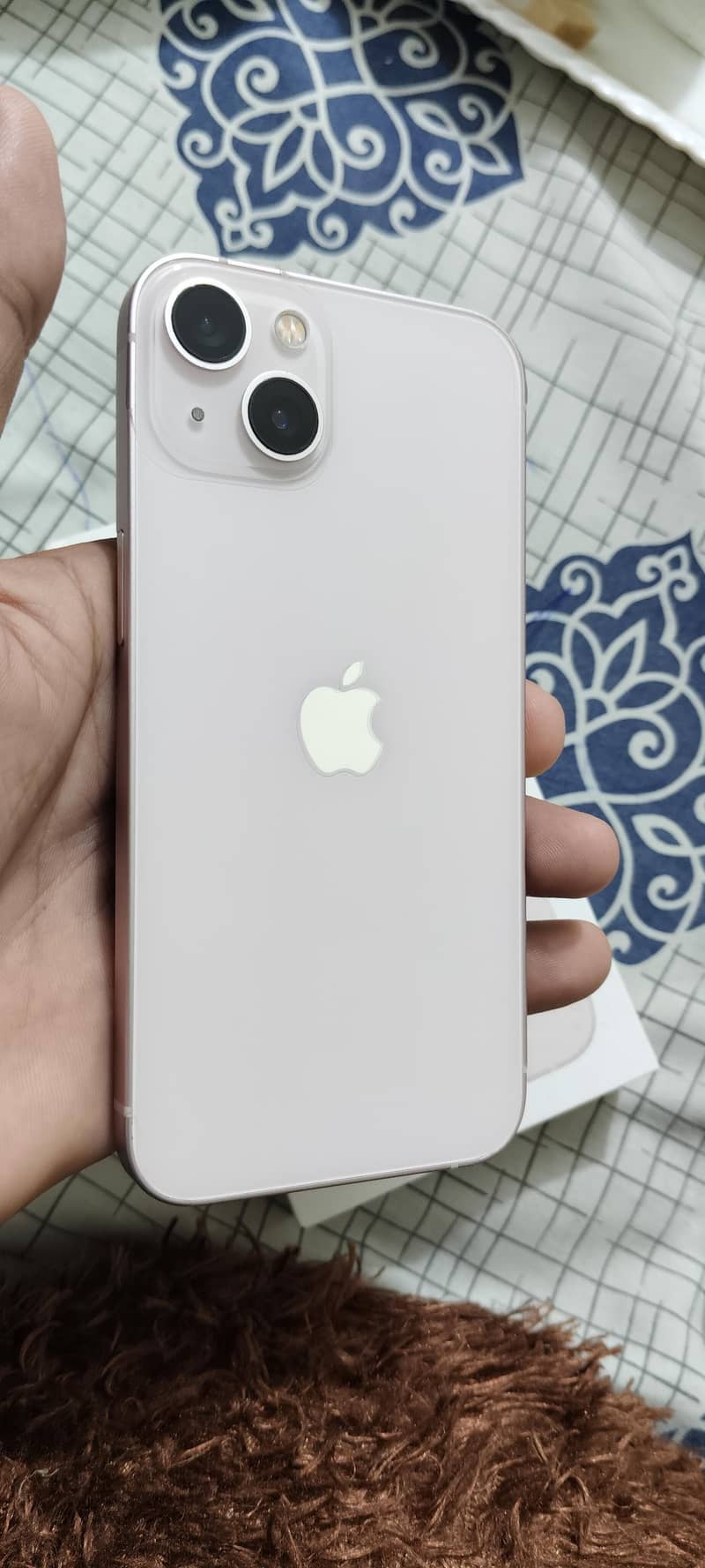 Apple iPhone 13 0