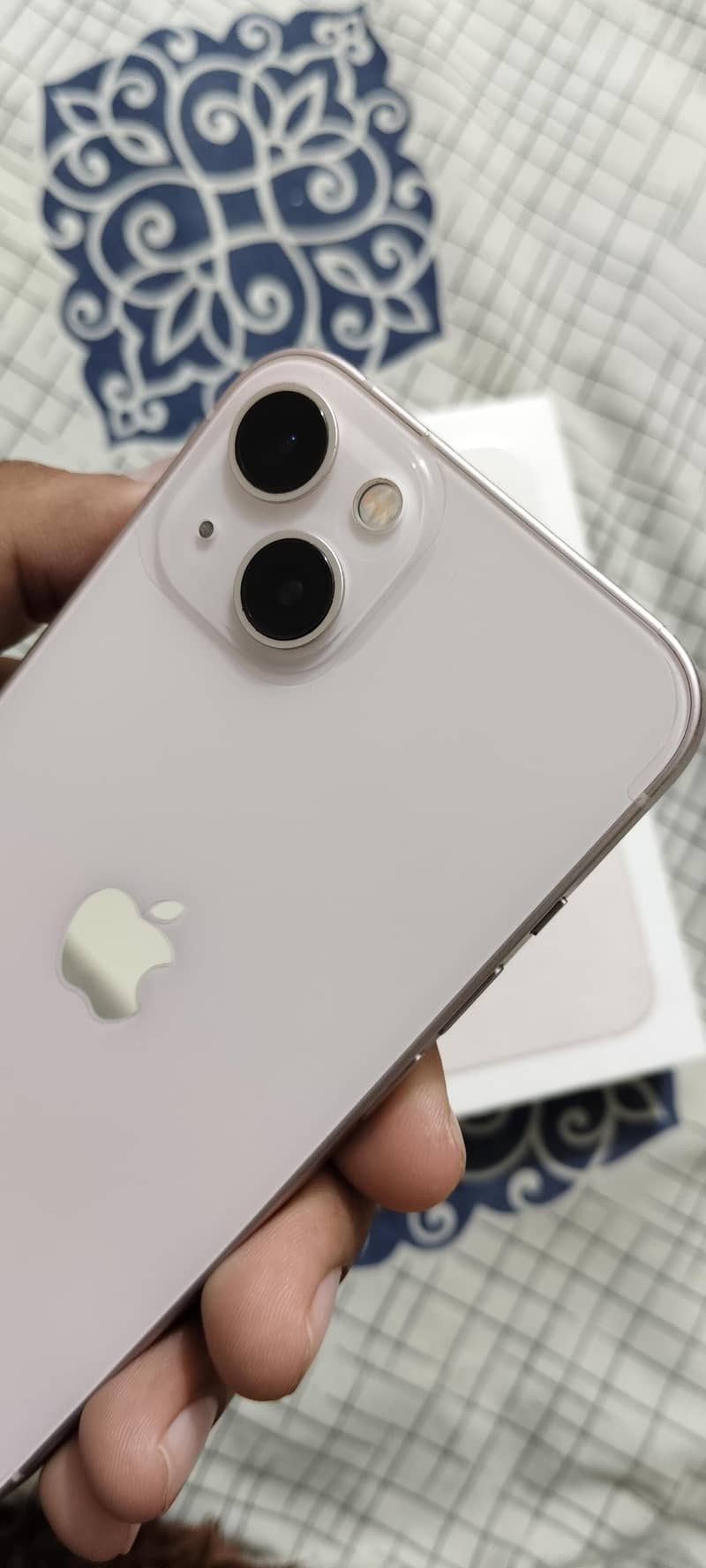 Apple iPhone 13 1