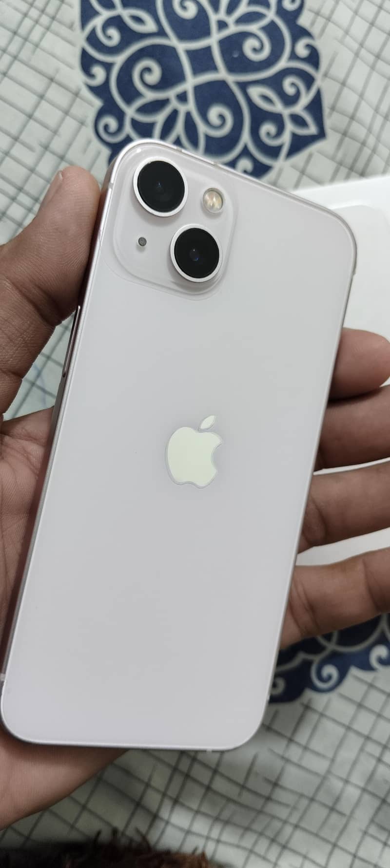 Apple iPhone 13 2
