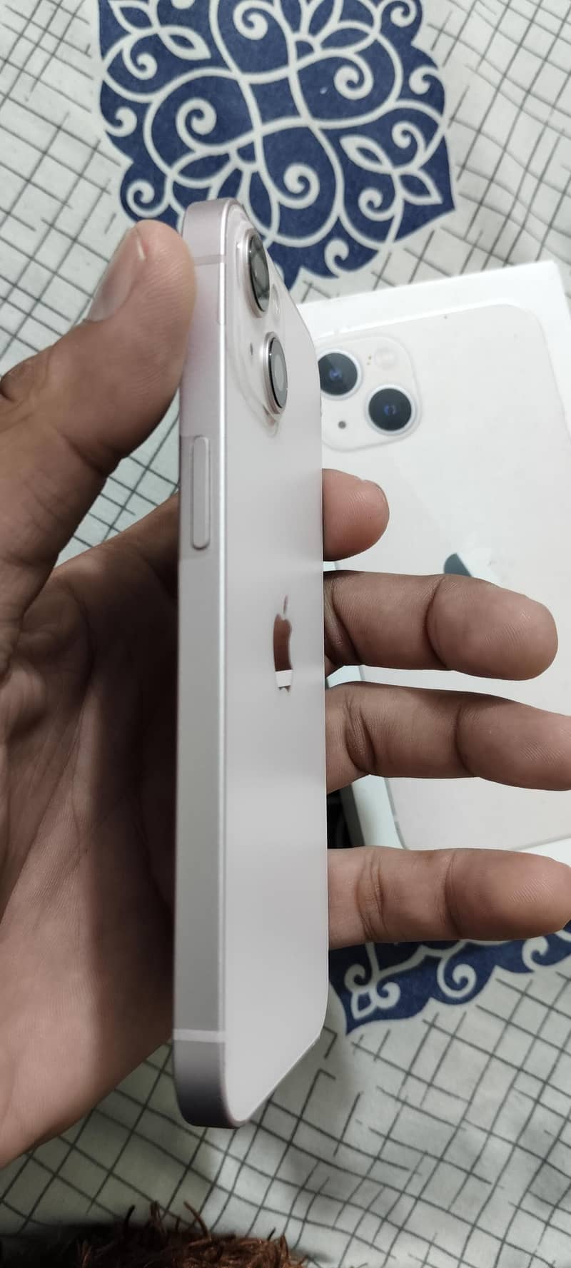 Apple iPhone 13 4
