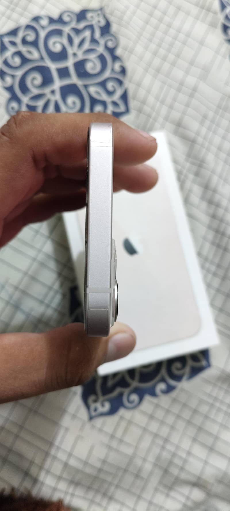 Apple iPhone 13 5