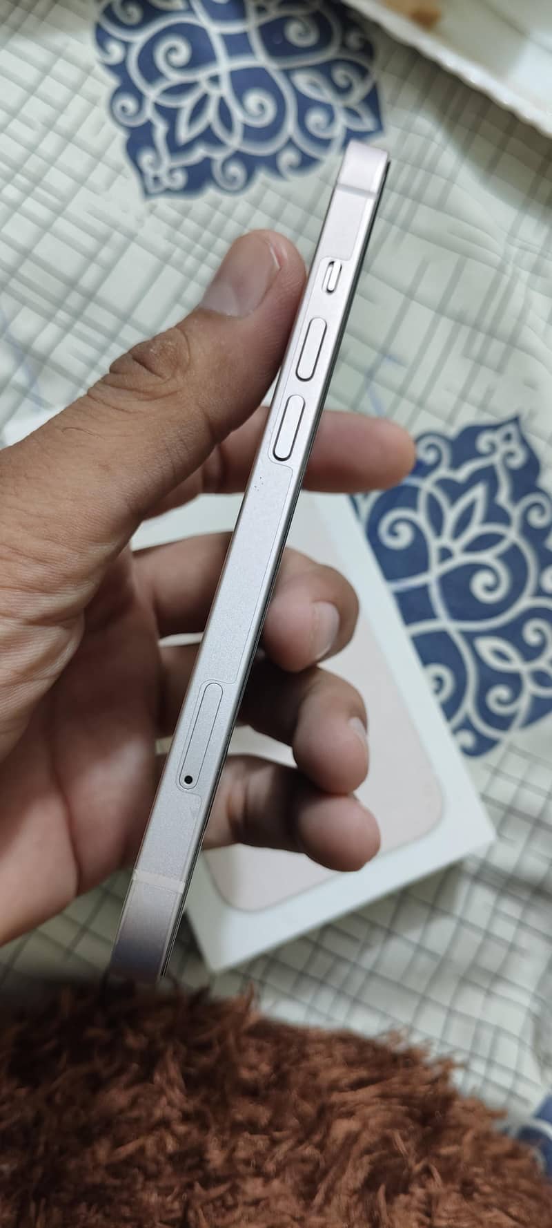 Apple iPhone 13 7