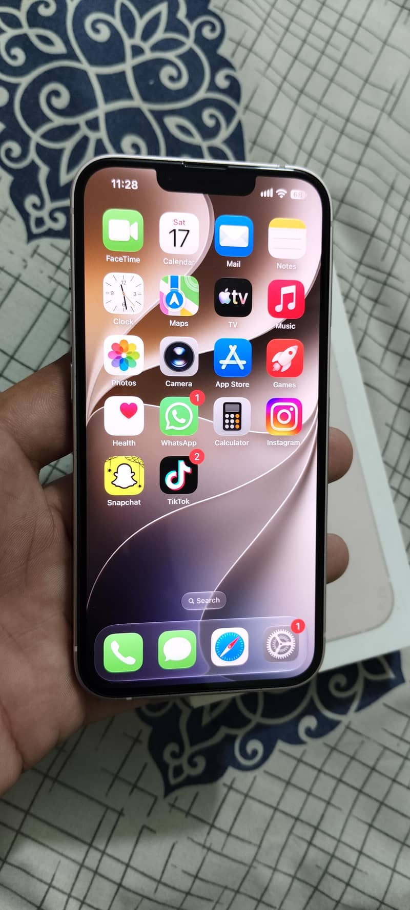 Apple iPhone 13 11