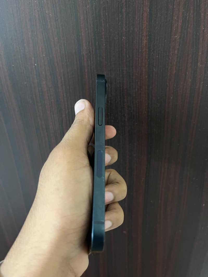 iPhone 13 water pack 5
