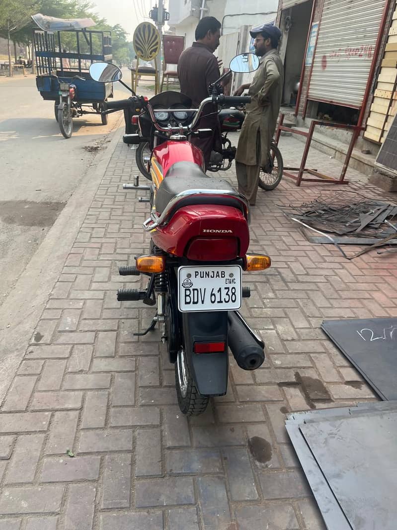 25 model in new condition 7