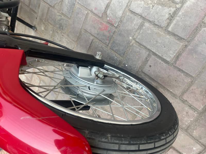 25 model in new condition 11