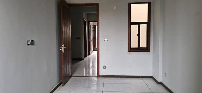 3 bed brand new with lift
