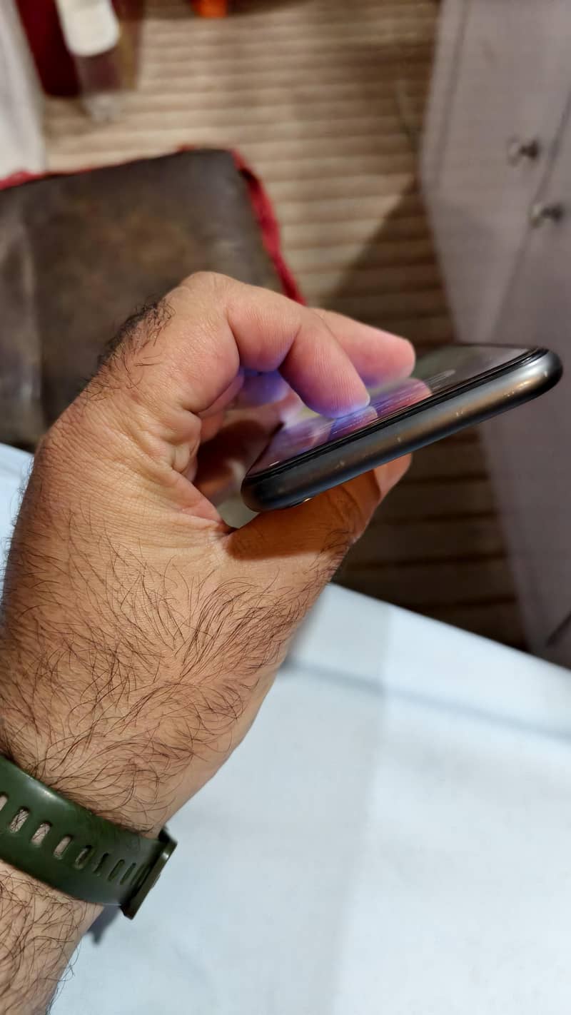 Apple iPhone 11 7