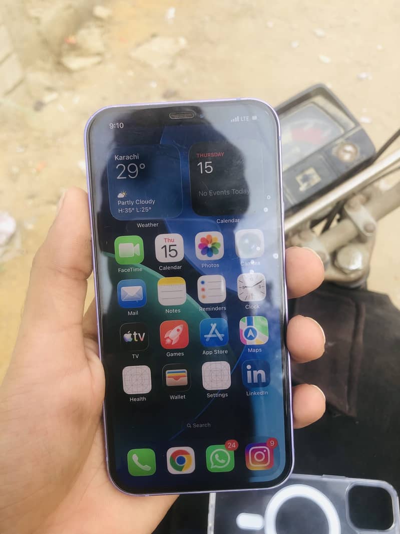 Apple iPhone 12 2